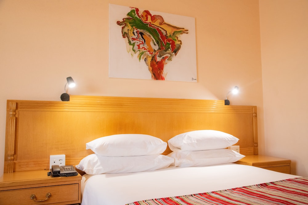 Bon Hotel Bloemfontein Central 22/60