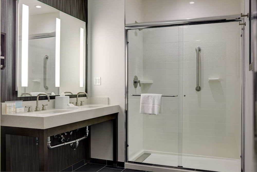 Hampton Inn Brooklyn Hotel 17/63