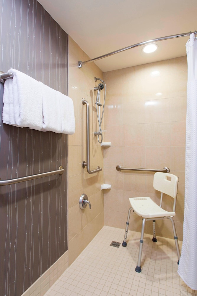 Courtyard Marriott Binghamton 16/39