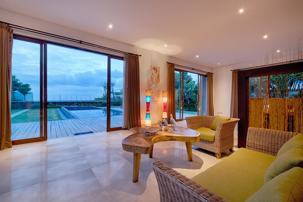 Kutus Kutus Keramas Villa 29/51
