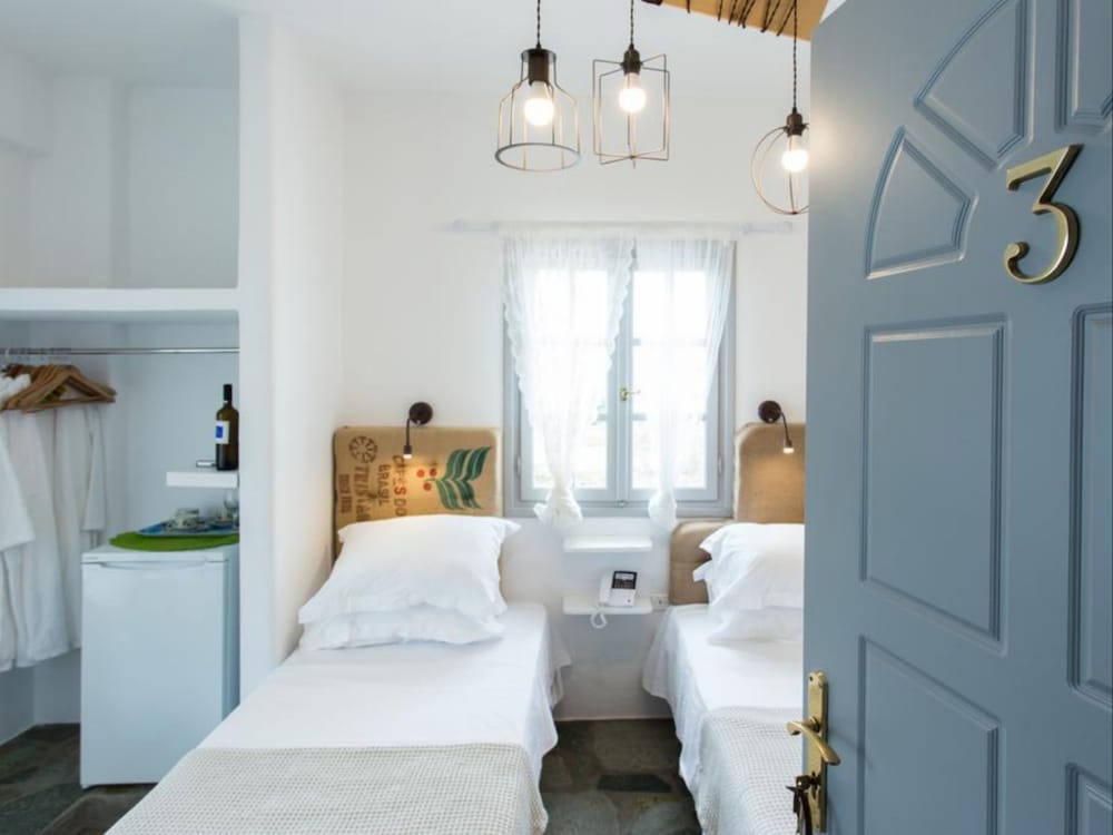 Evi Rooms 20/89