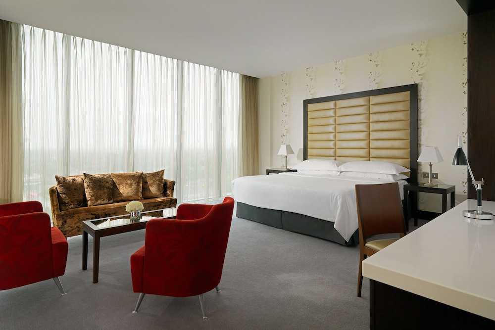 SHERATON ATHLONE HOTEL 39/49