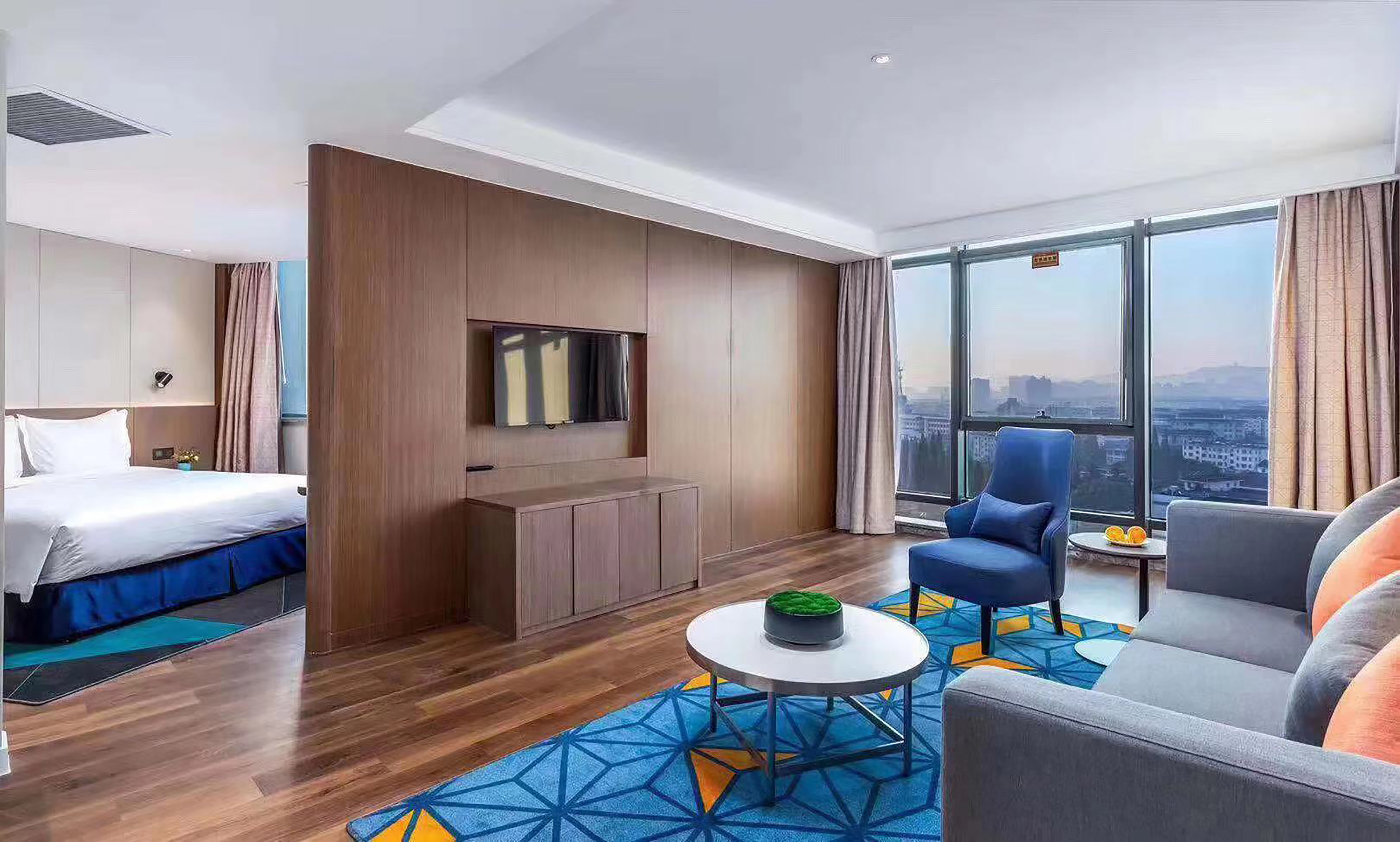 Holiday Inn Express Wuhan Optical Valley 35/63