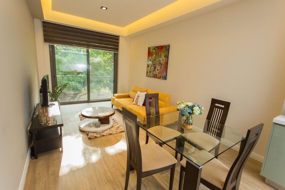 Accra Luxury Apartments Cantonments (Ex A-Lux Apartments) 59/80