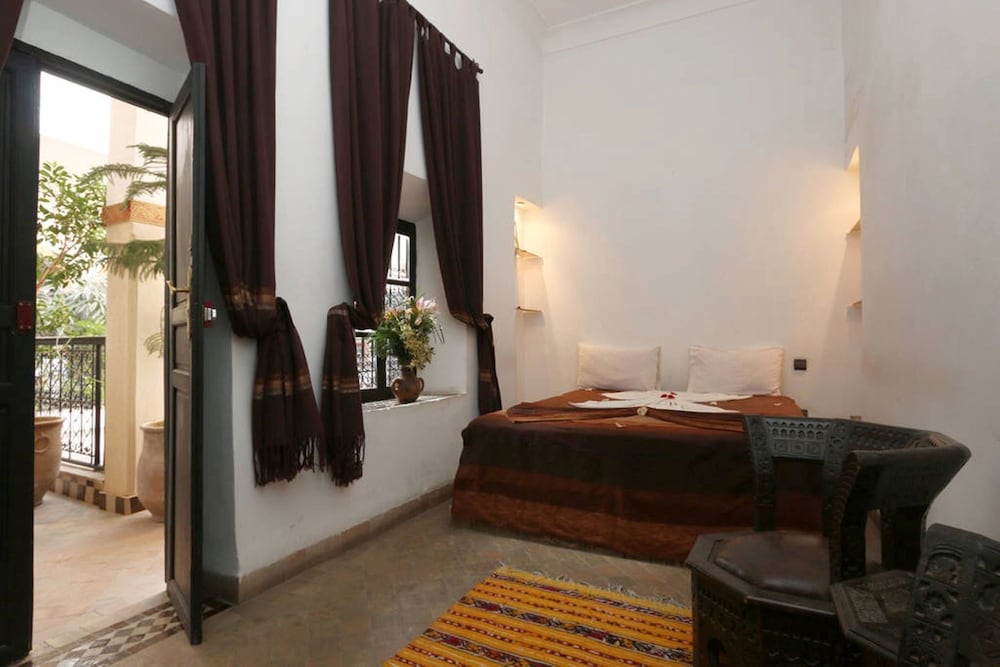 Riad Azalia 7/63