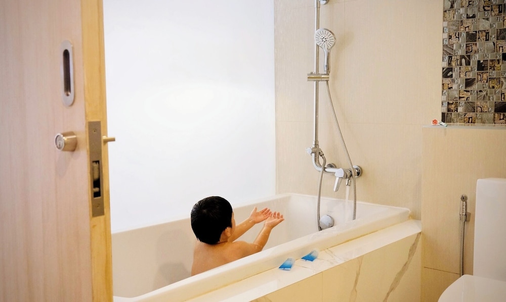 Mayaana Beach Resort - Formerly Golden Tulip Pattaya Beach Resort 48/49