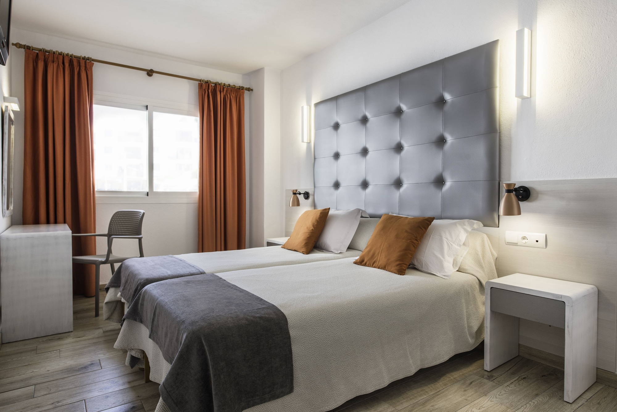 1 BEDROOM, APARTMENT, TERRACE