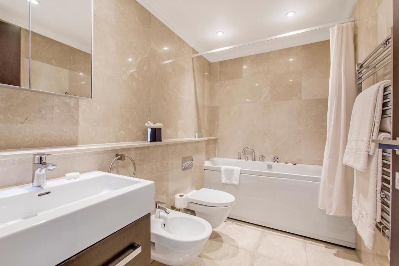 130 Queensgate Apartments 47/48