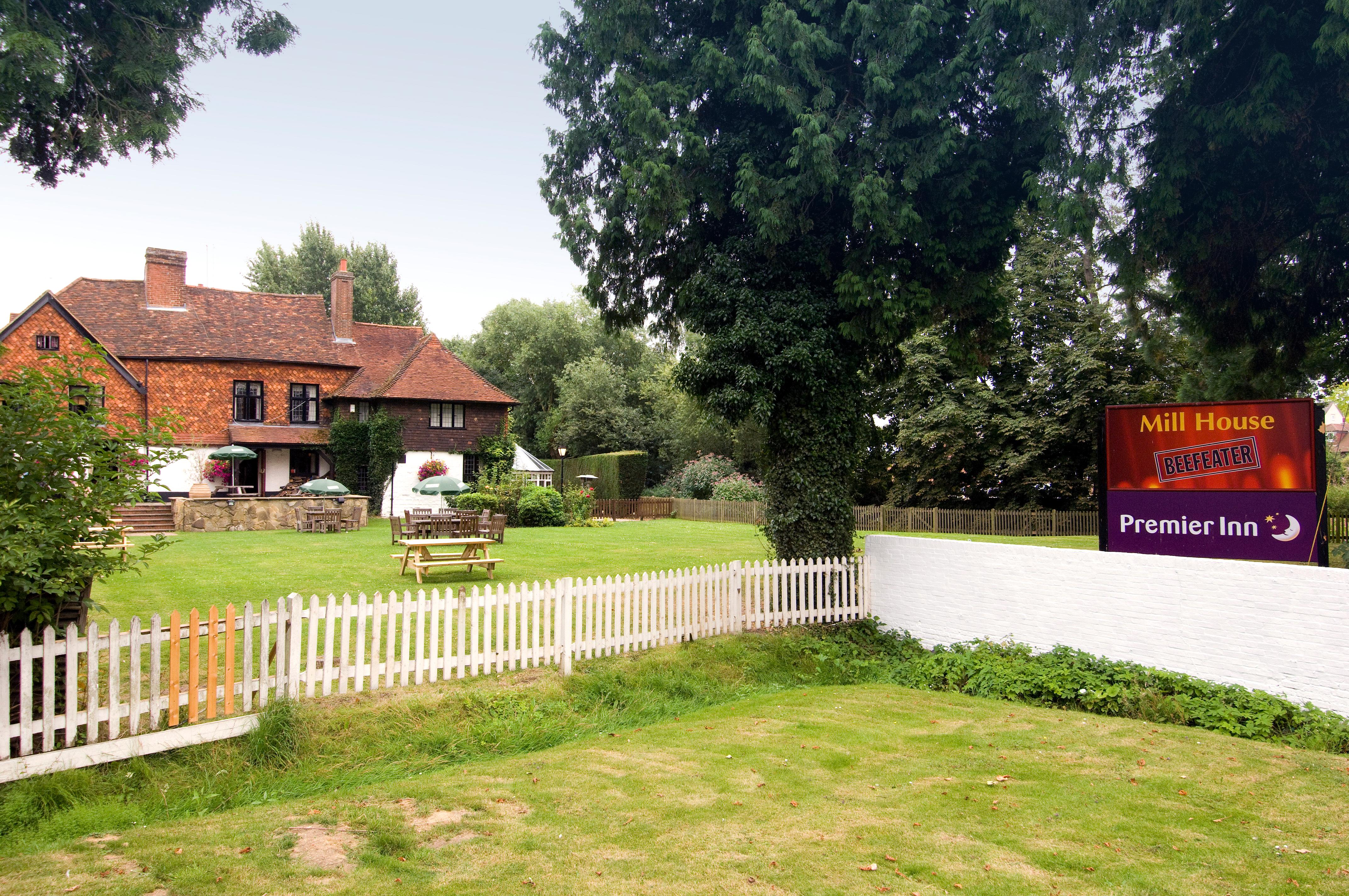 Premier Inn Redhill Reigate 23/25