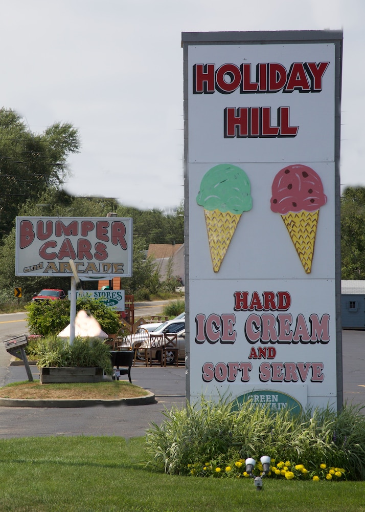Holiday Hill Inn & Suites 39/61