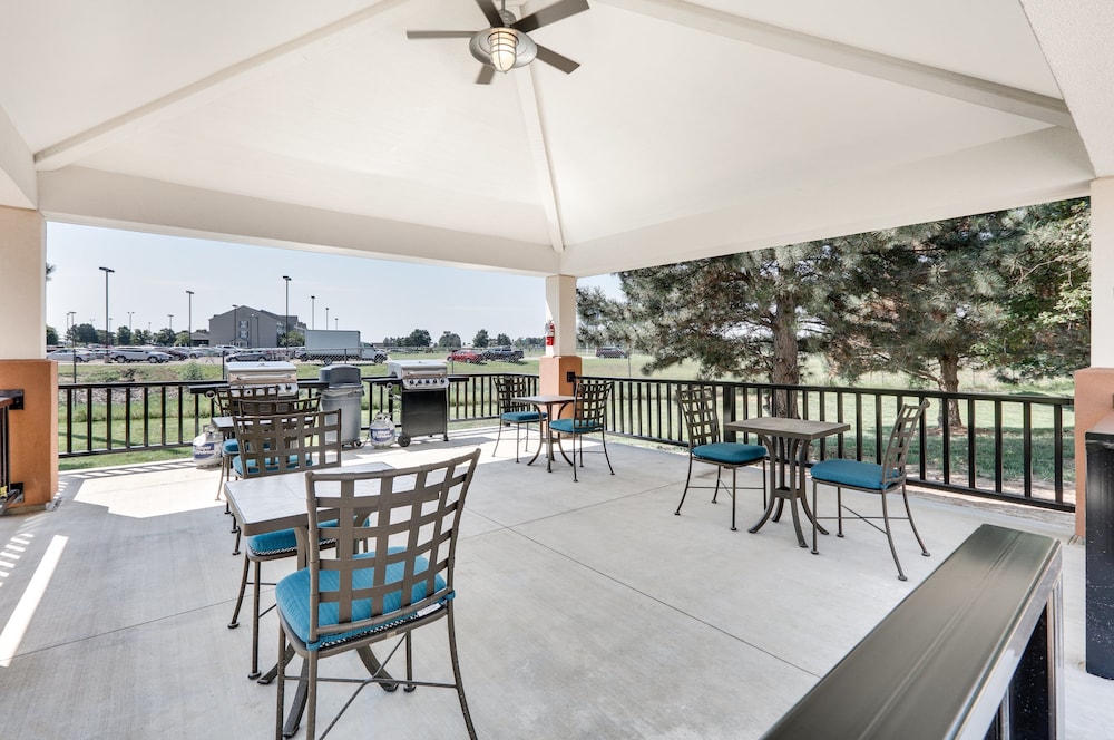 Candlewood Suites Salina 27/49