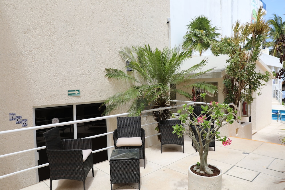 Luciana Hotel & Beach Club by Kavia 4/76