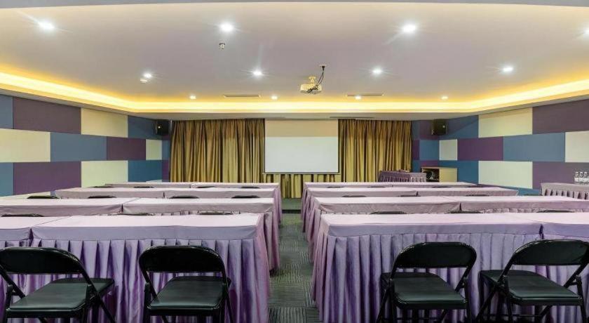 Lavande Hotels (Guangzhou Fangcun Huadiwan) 40/45