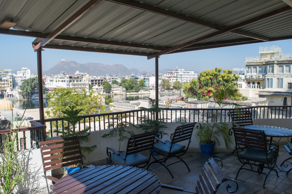 Hotel Lake Ghat Palace، Udaipur 34/53