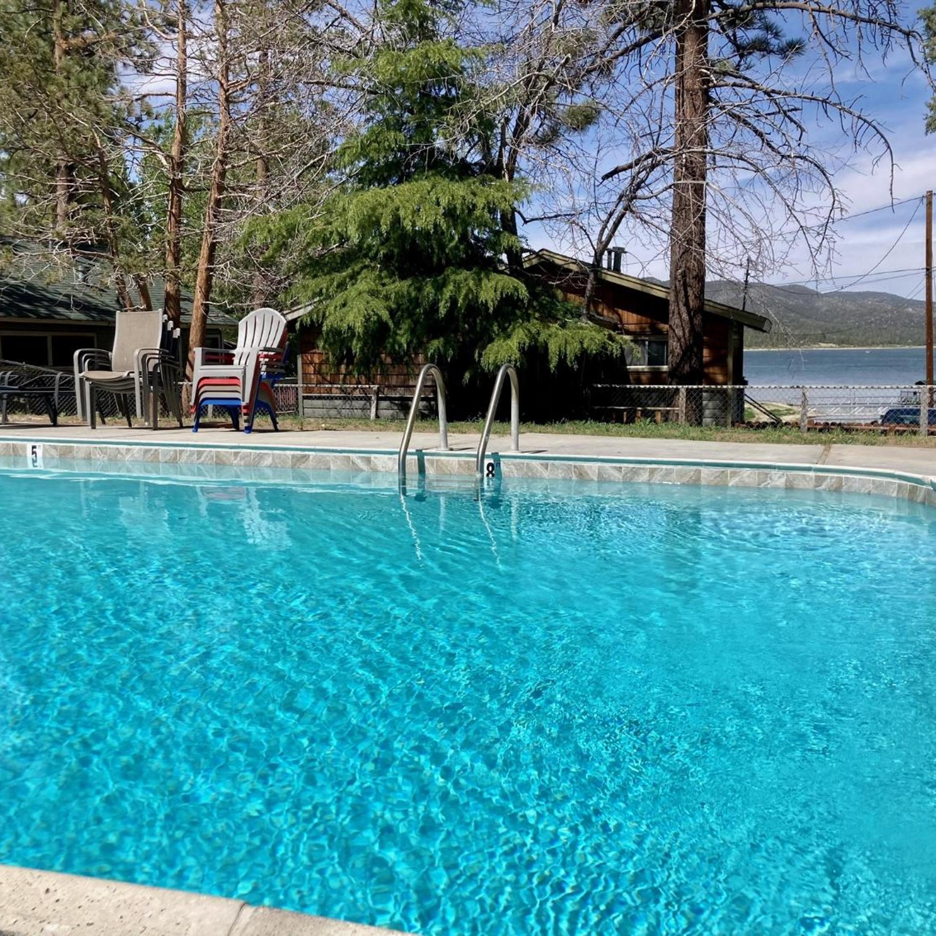 Sunrise Lakefront Family Cabin by Big Bear Vacations 31/39