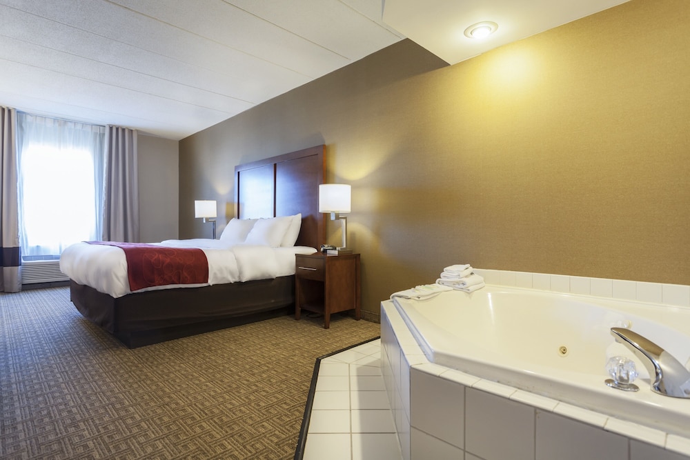 Comfort Suites Richmond, KY 15/43