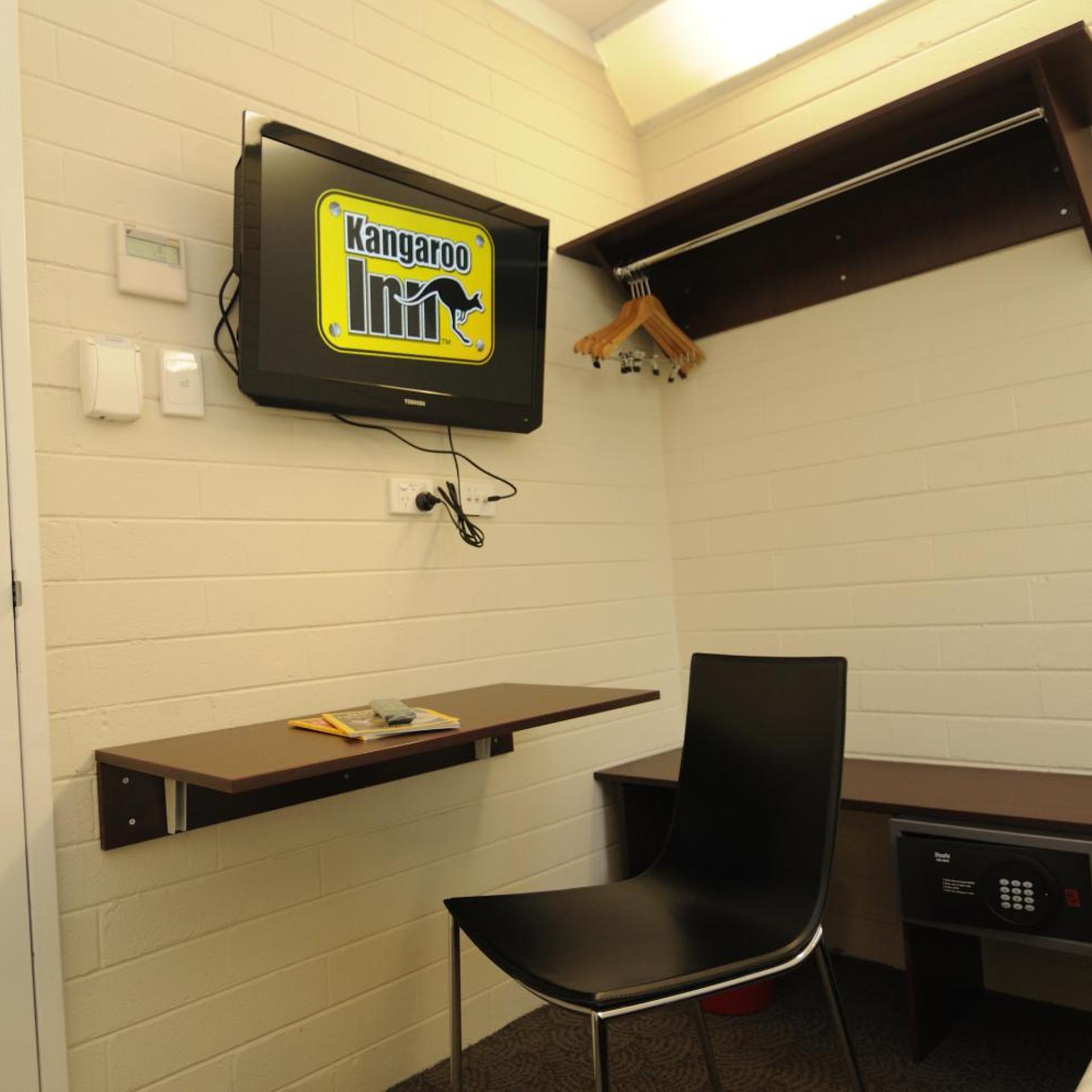 Kangaroo Inn 44/50