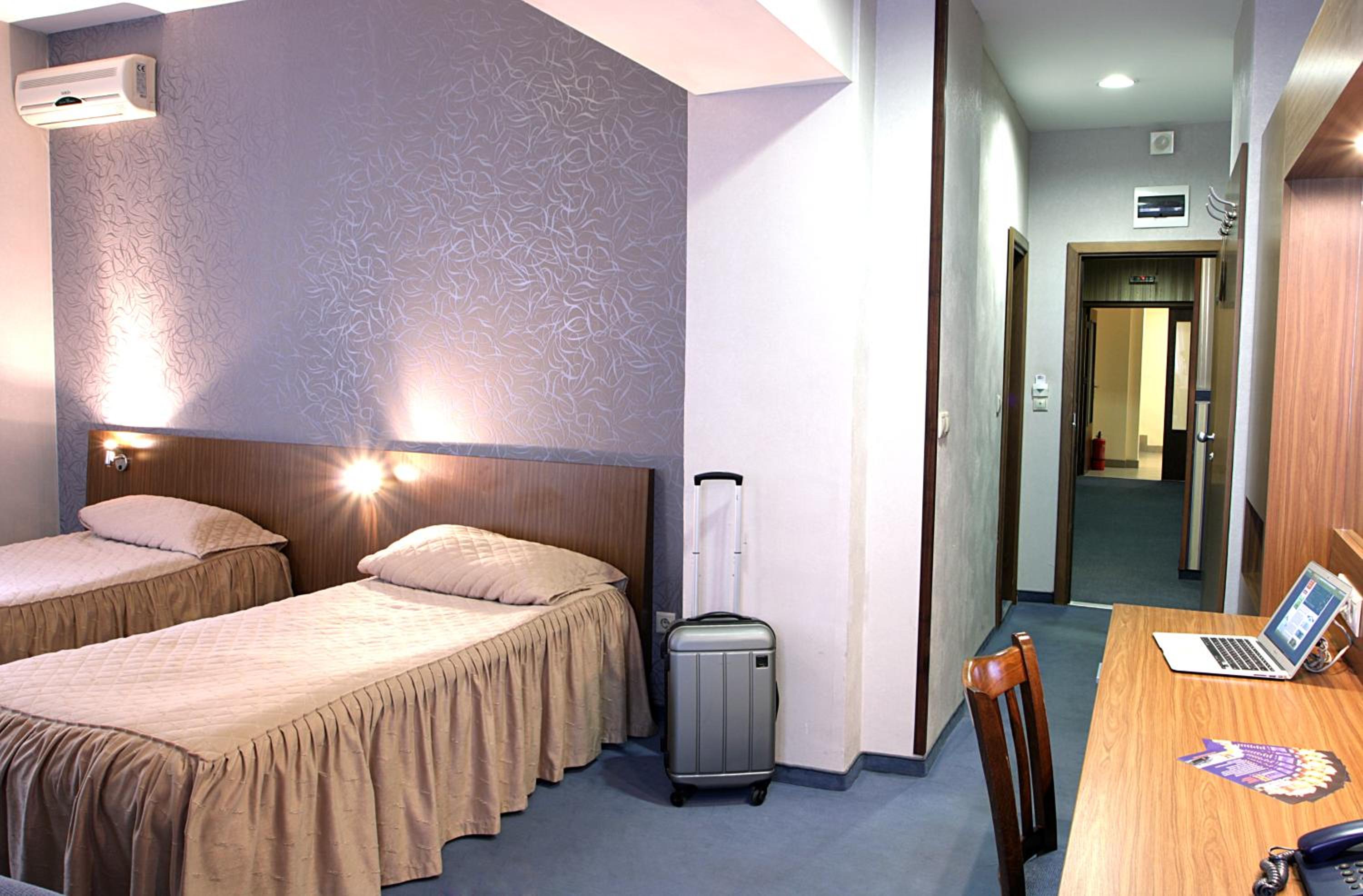 Room, Twin Beds