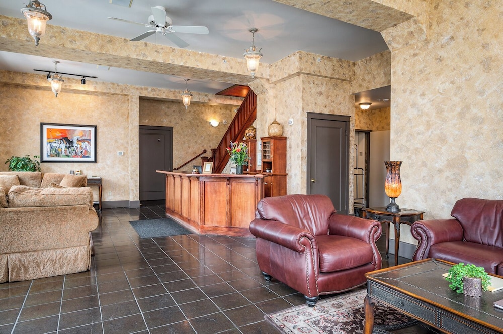 Historic Hotel Condon 38/50