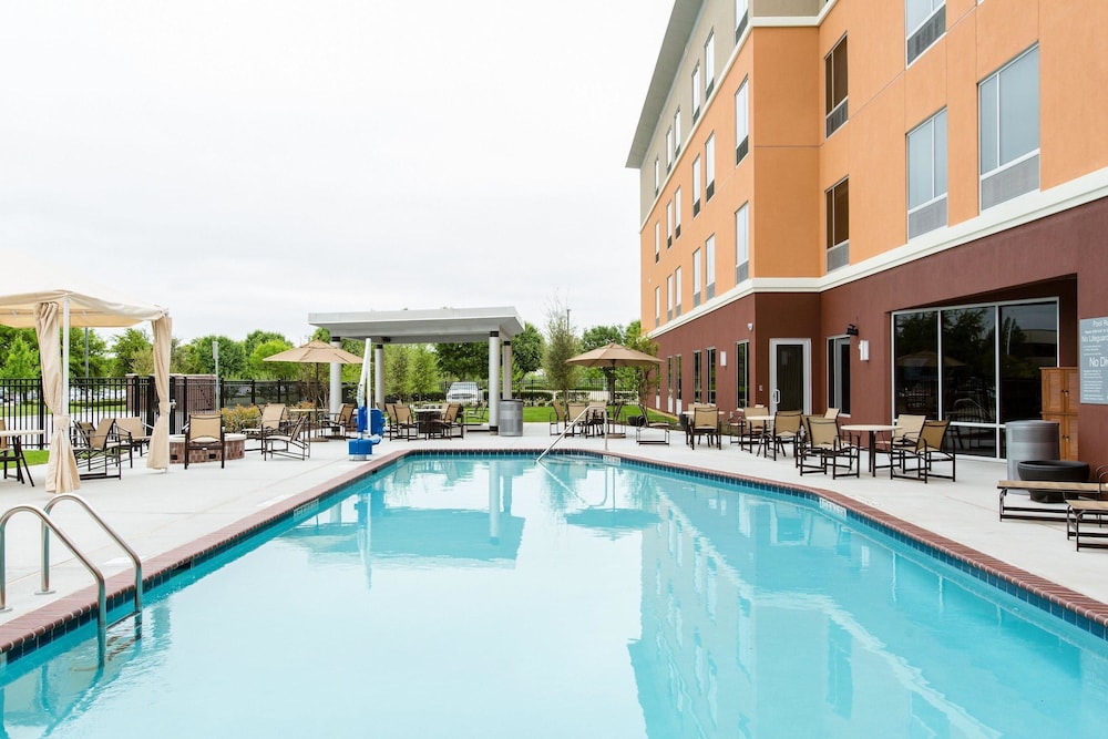 Cambria Hotels Plano Frisco 4/50
