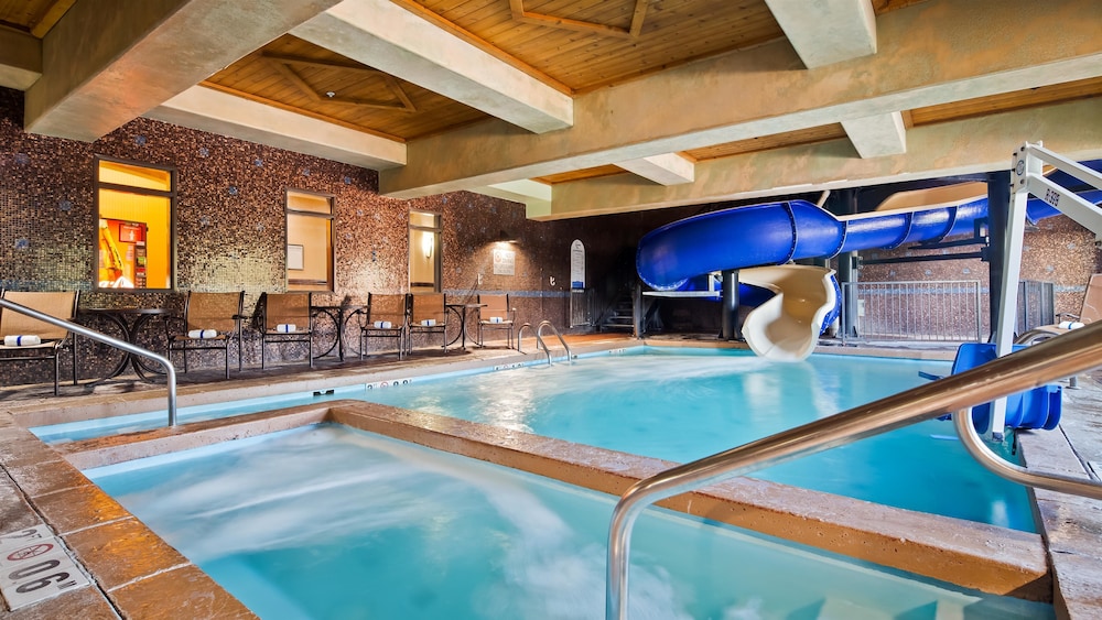 Best Western Plus KC Speedway Inn & Suites 13/31