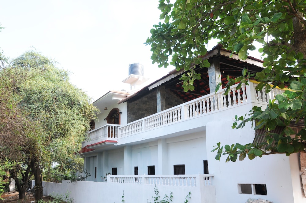 D'souza's Holiday Homes 3/19