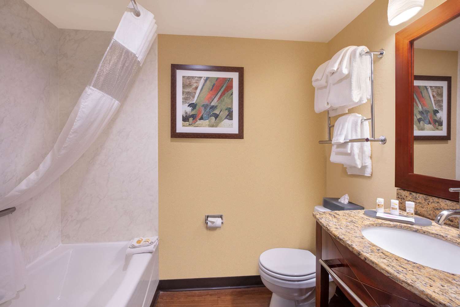 La Quinta Inn & Suites by Wyndham Cocoa Beach Oceanfront 50/54