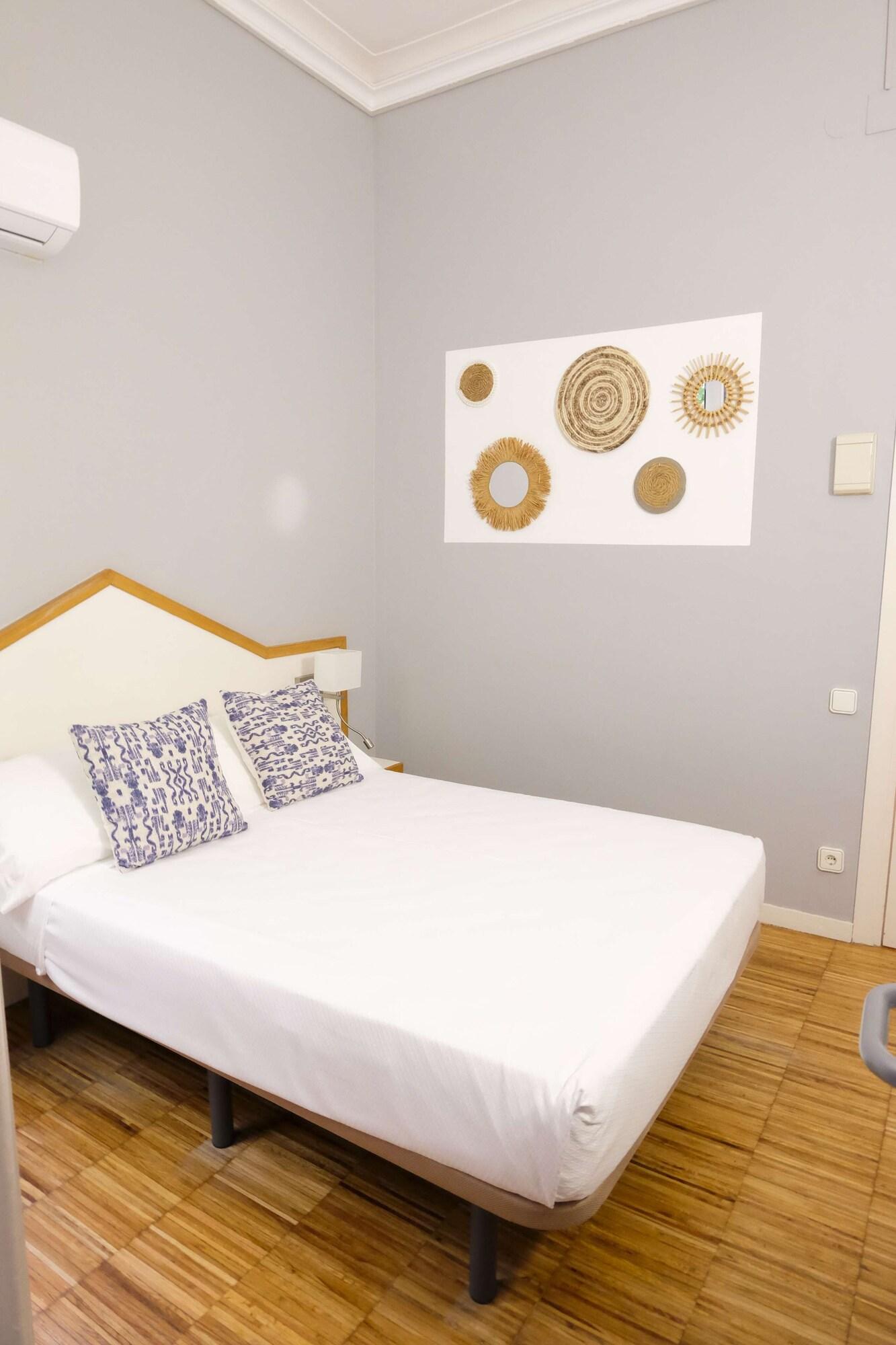 Basic, Double or Twin Bed