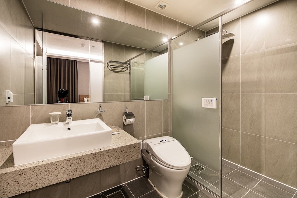 غرفة قياسية بسريرين منفصلين، WD HOTEL 4/4