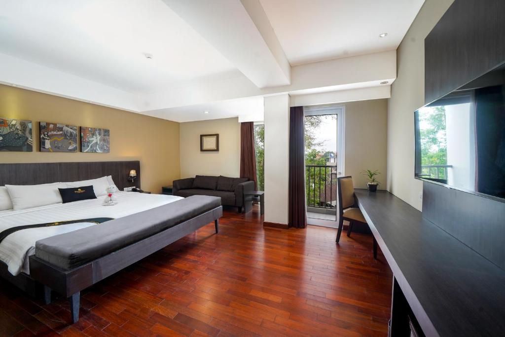 JUNIOR SUITE