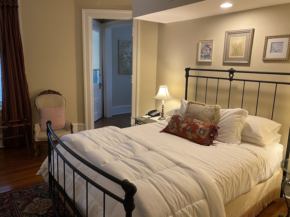 Inn at 835 Boutique Hotel 16/50