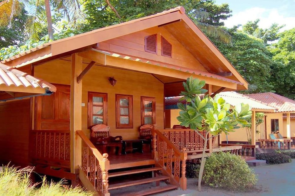 Coco Beach Bungalows 7/77