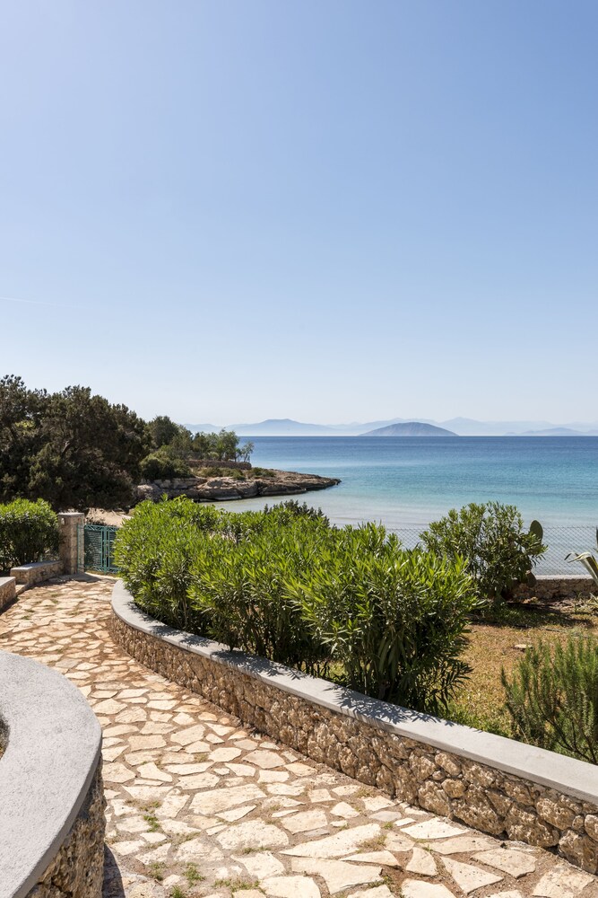 Electra Beachfront Villa 33/50