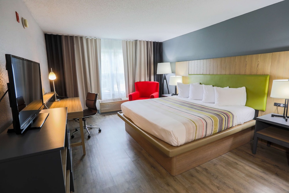 ROOM, KING BED, ACCESSIBLE