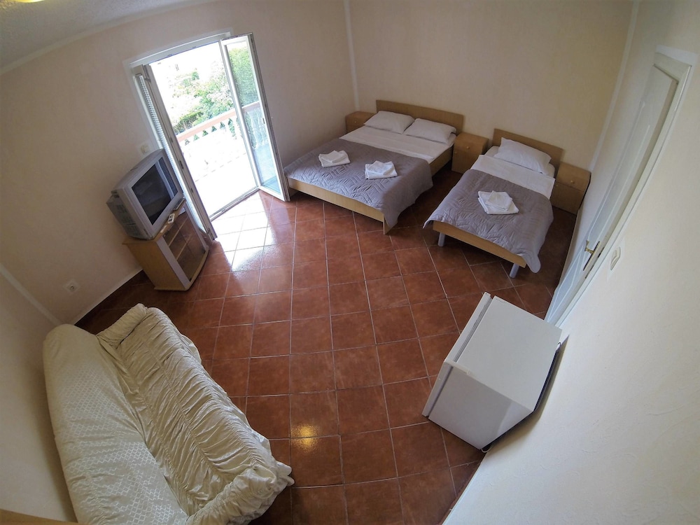 Martinovic Rooms 20/41