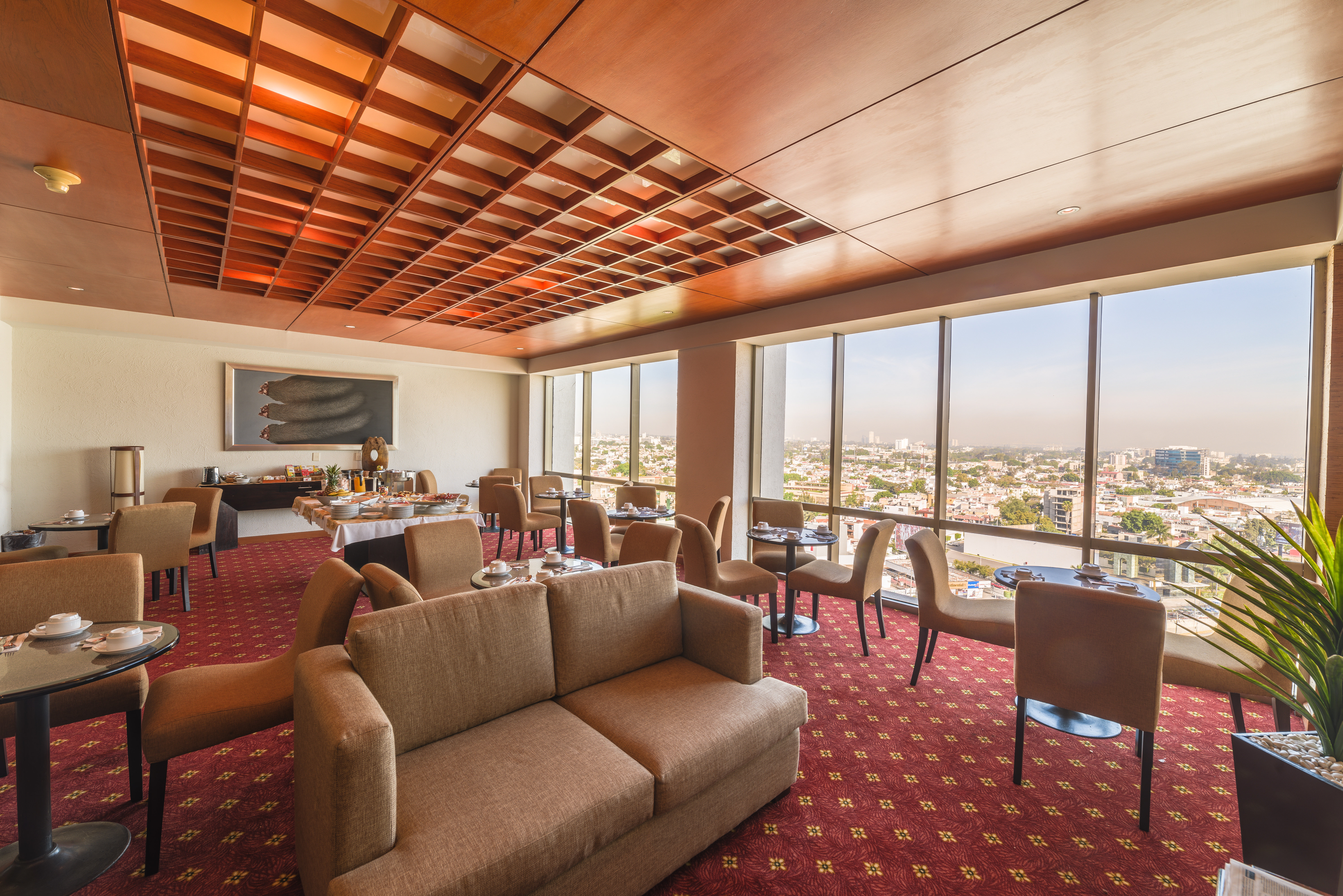 HOLIDAY INN SELECT GUADALAJARA 51/72