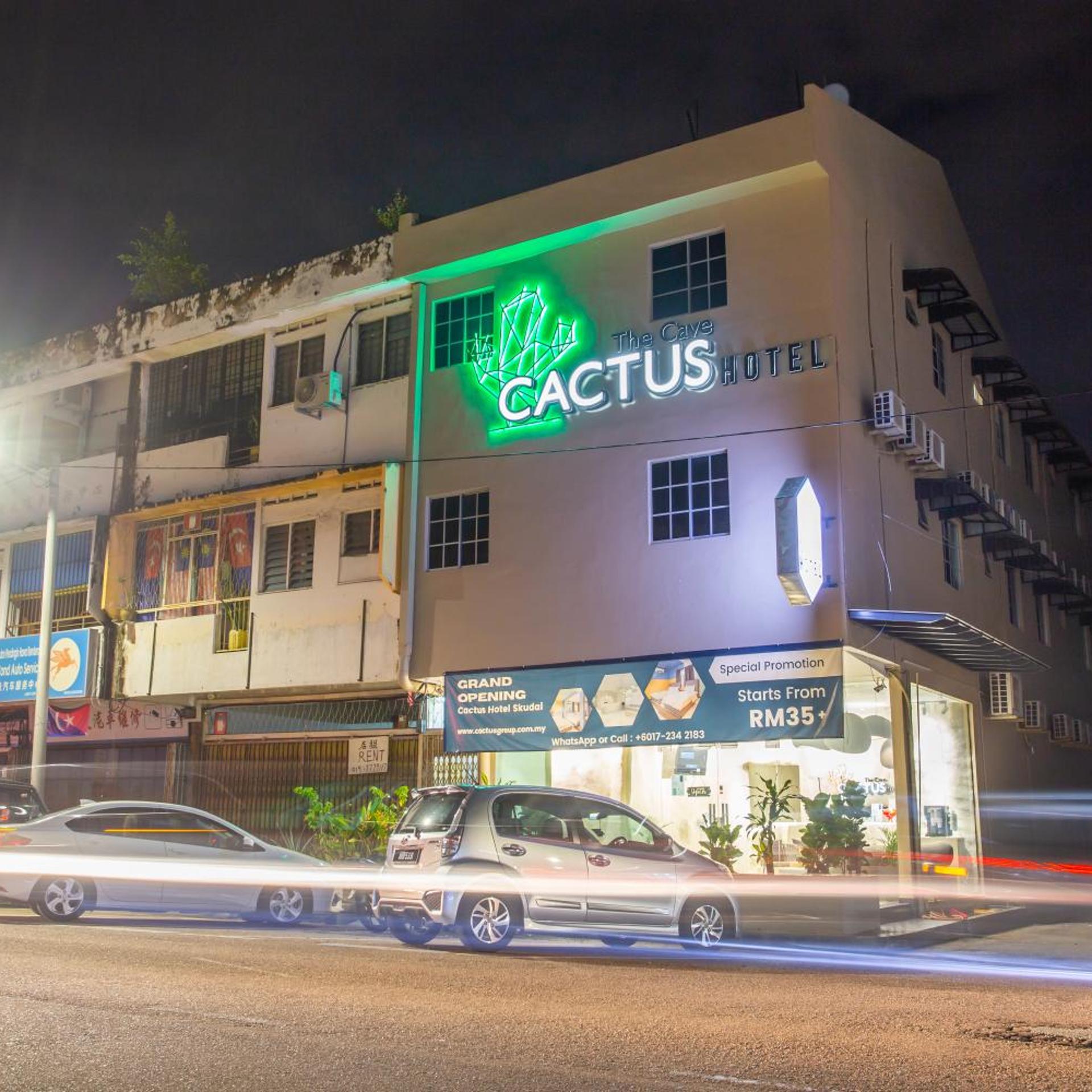 OYO 90028 Ragula Hotel 1/45
