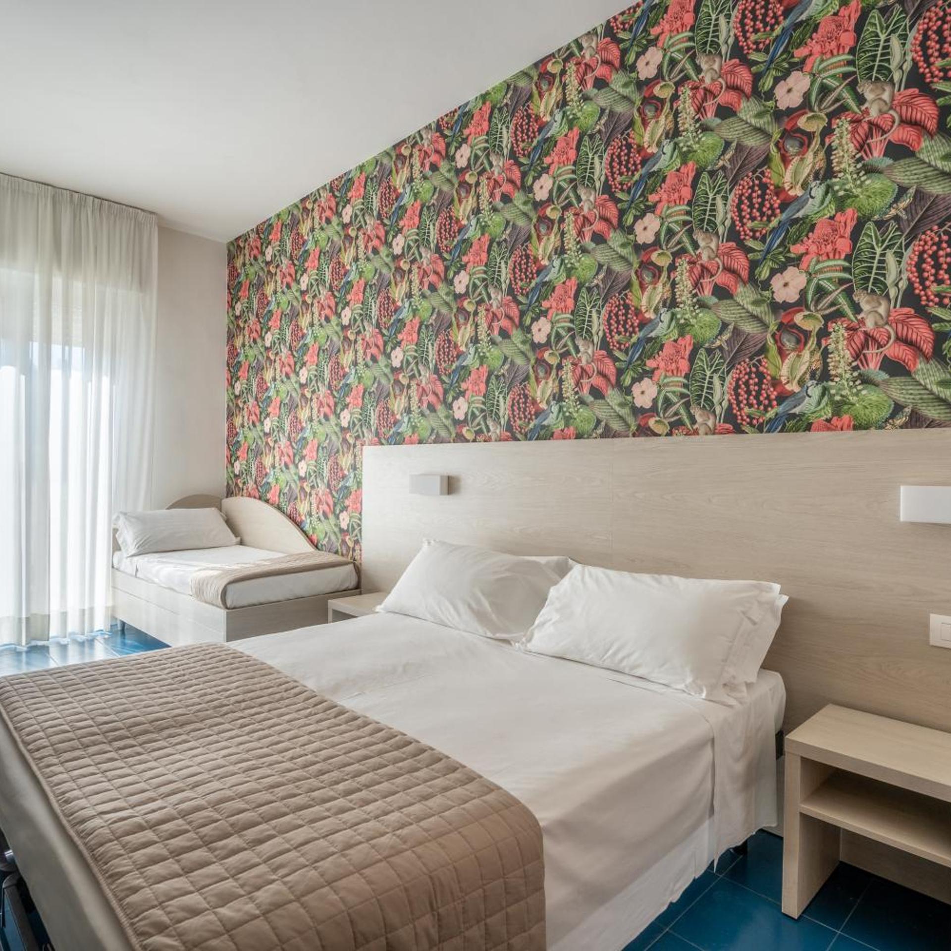 Hotel Lotus 16/50