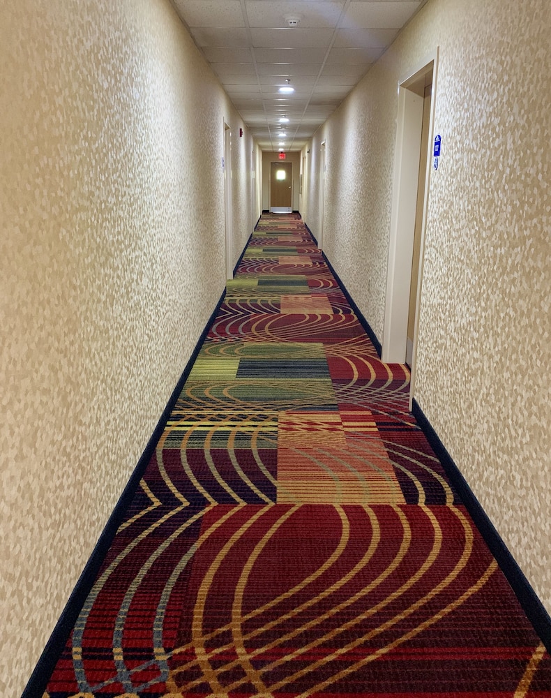 Microtel Inn & Suites By Wyndham Charleston Wv 22/37