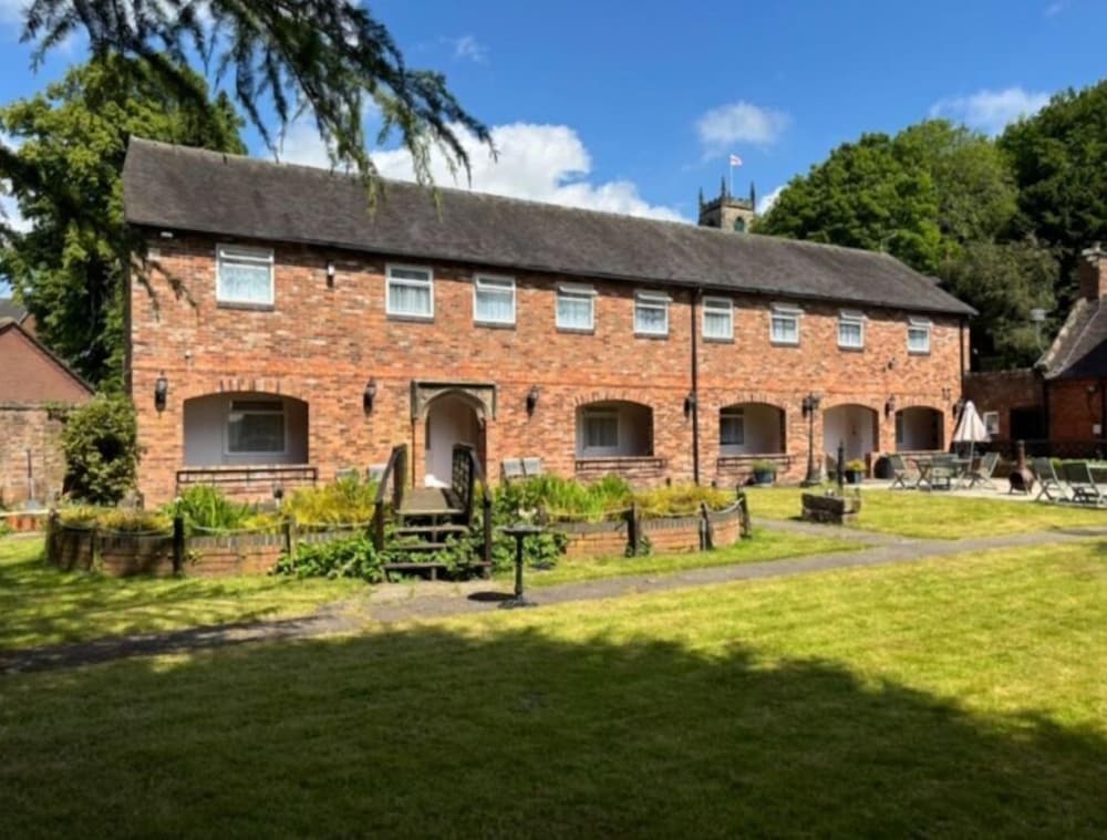 The Manor Guesthouse 40/50