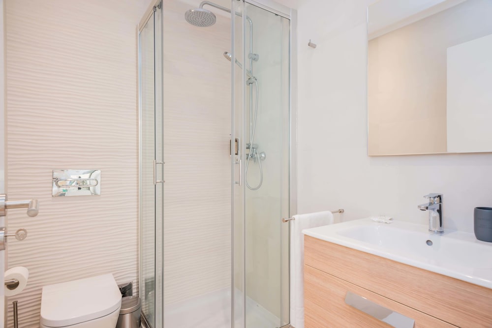 137 Lux Residence 47/48