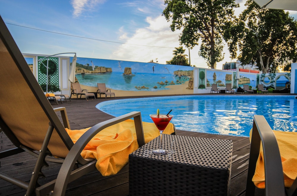 Lagoa Apartment Hotel 48/52