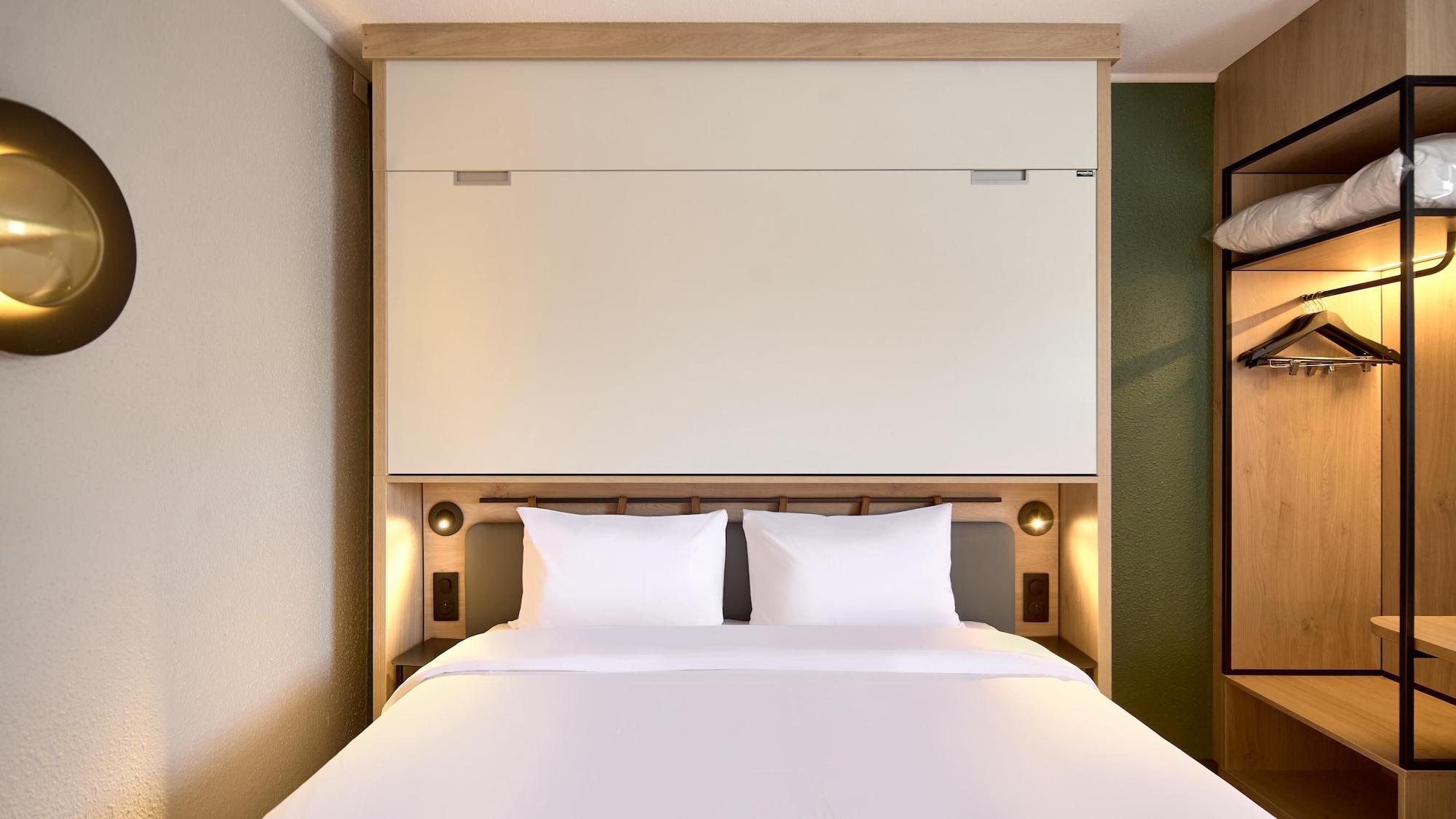 Standard, Multiple Beds