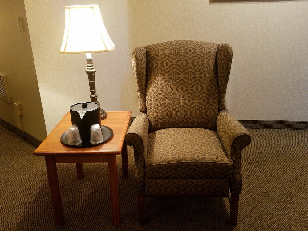 Best Western Plus Rivershore Hotel 17/28