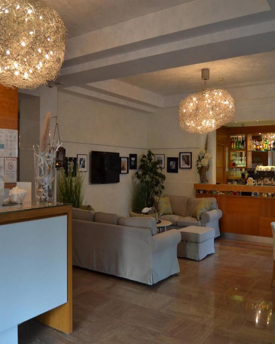 Hotel Mon Pays 9/50