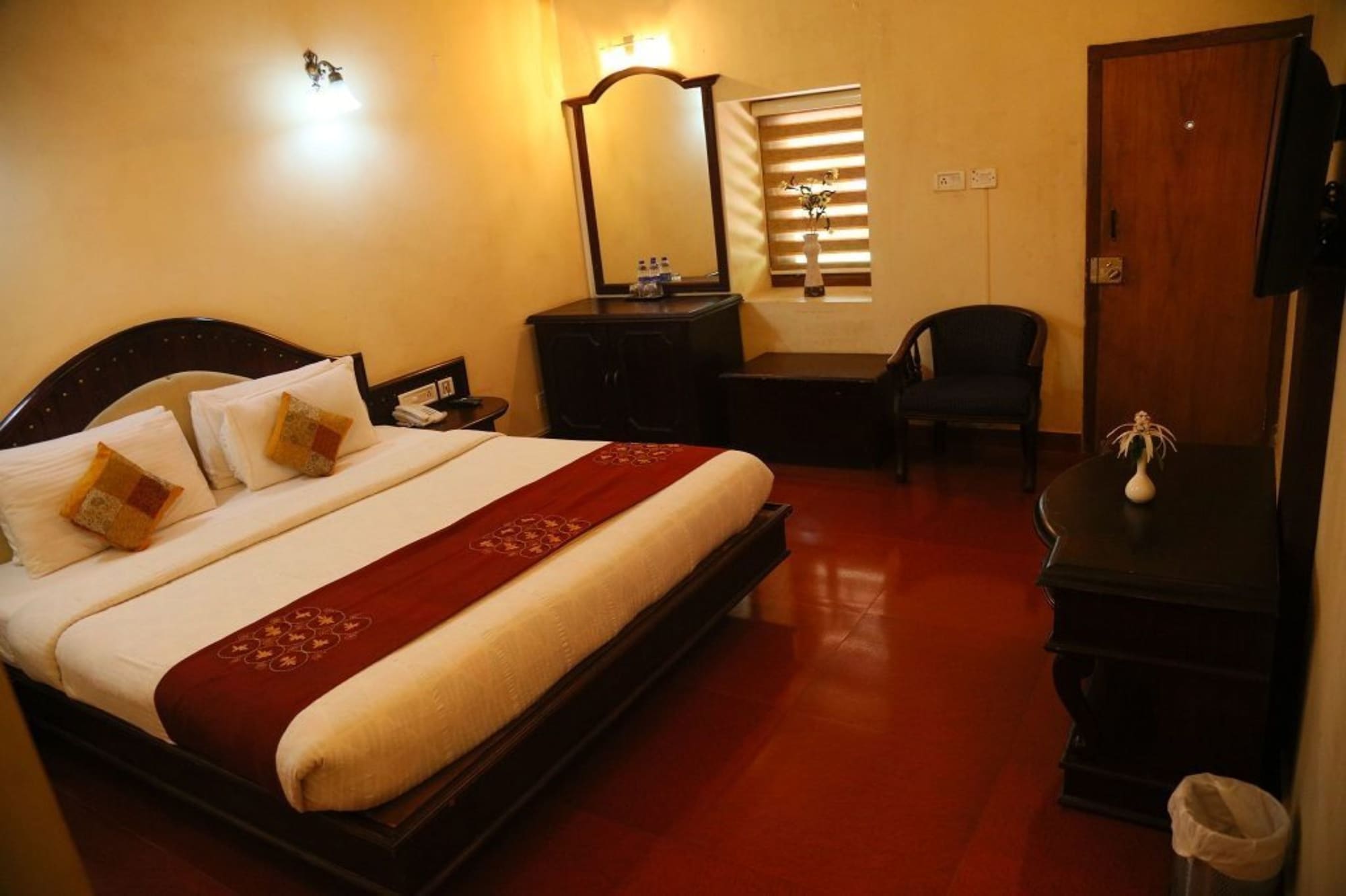 Exotic, Double Bed