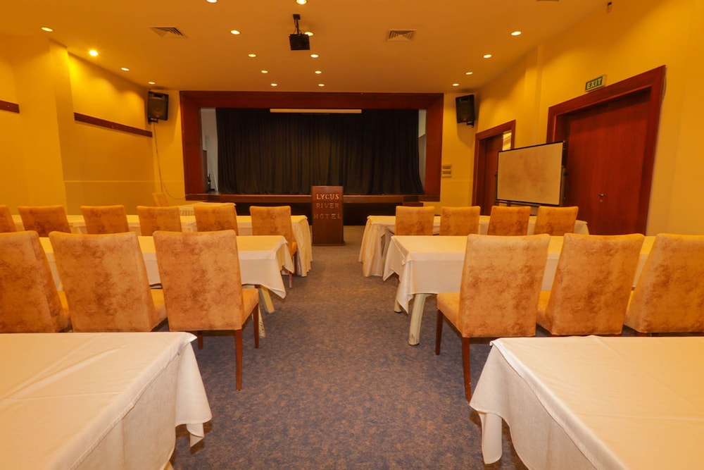 Lycus River Thermal Hotel 38/50