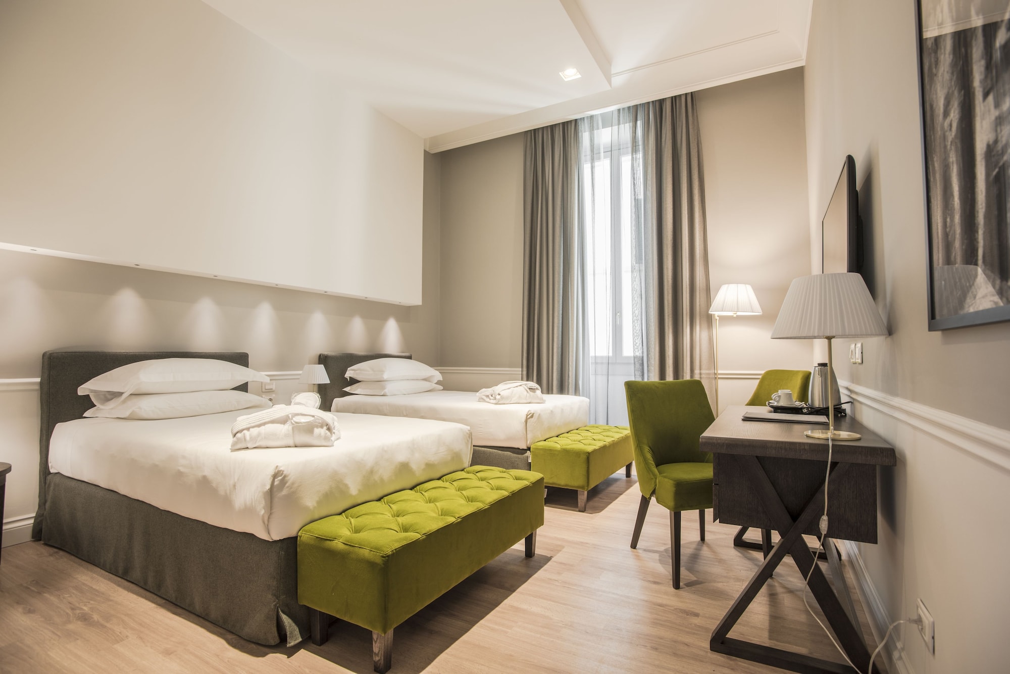 SUPERIOR, TWIN BEDS