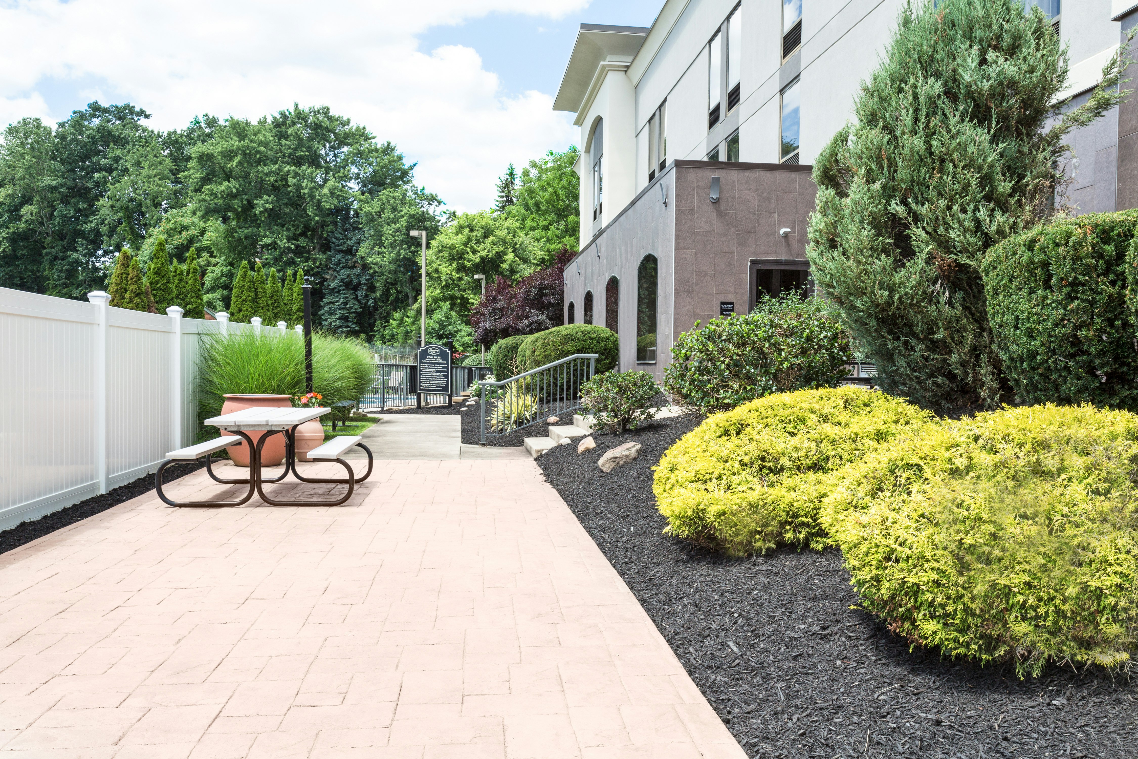 Hampton Inn Pittsburgh-West Mifflin 31/33