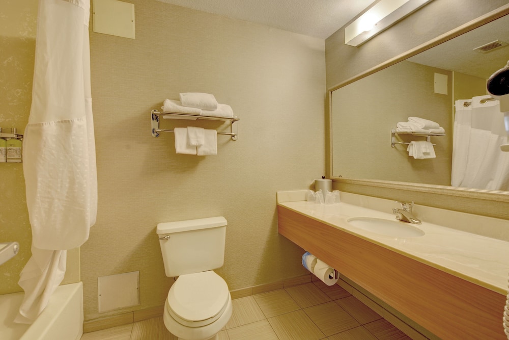 Holiday Inn Express Roseburg 69/69